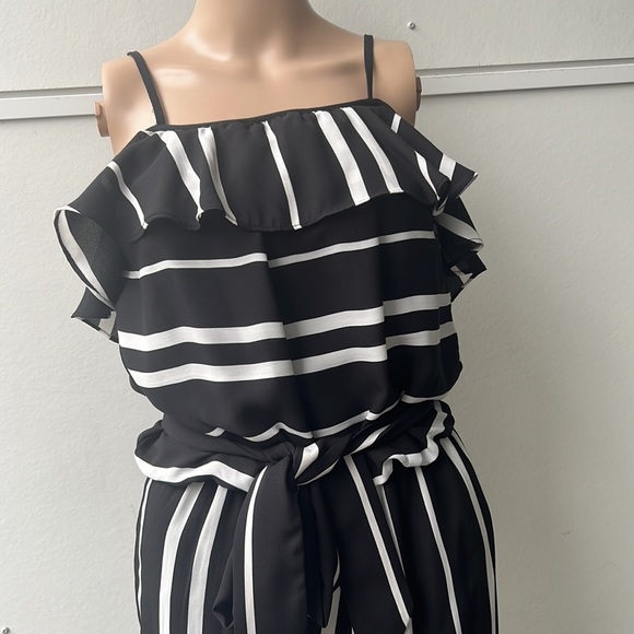 Elegant sexy black and white jumpsuit size 4 - Picture 5 of 5